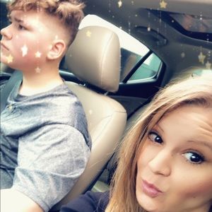 Meet your Posher, Lorrie